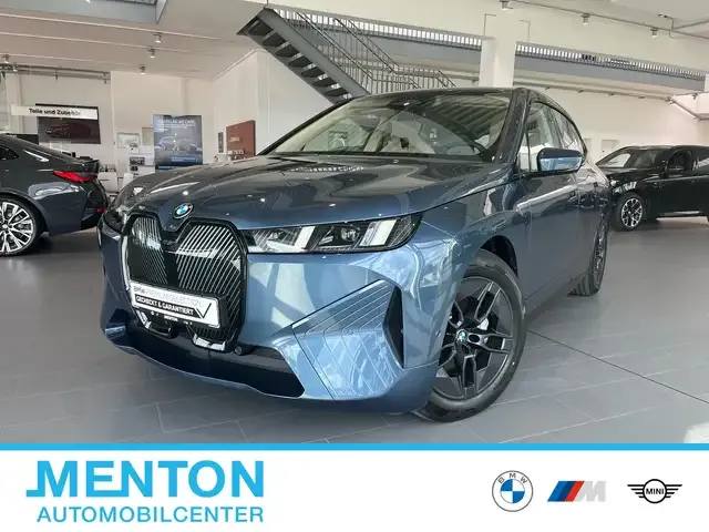 BMW iX