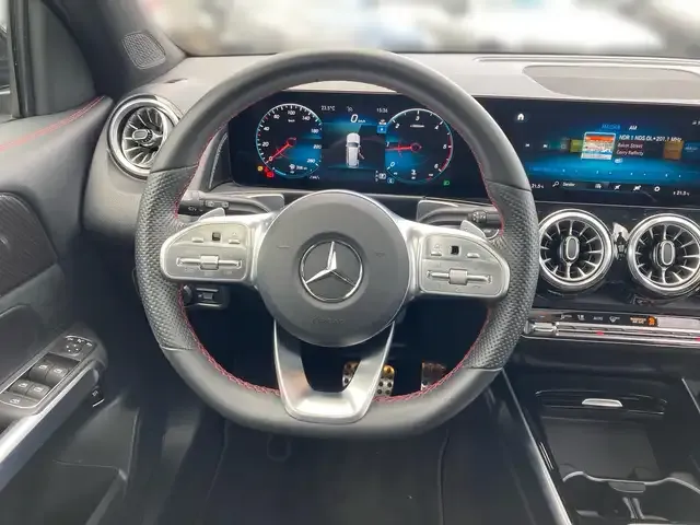 Mercedes-Benz GLB 220
