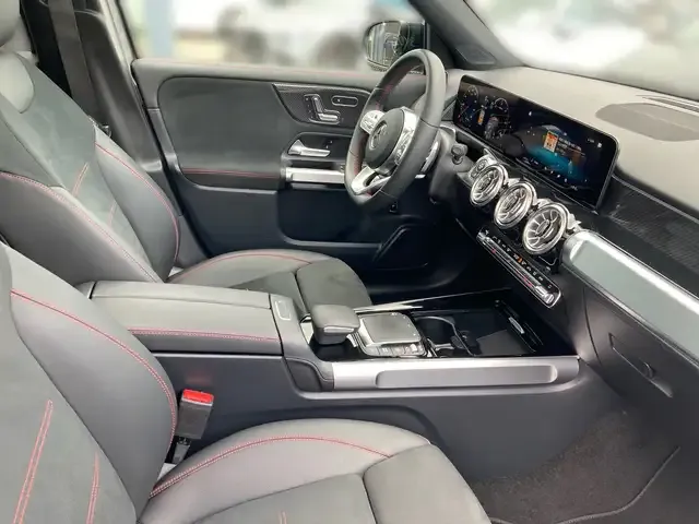 Mercedes-Benz GLB 220