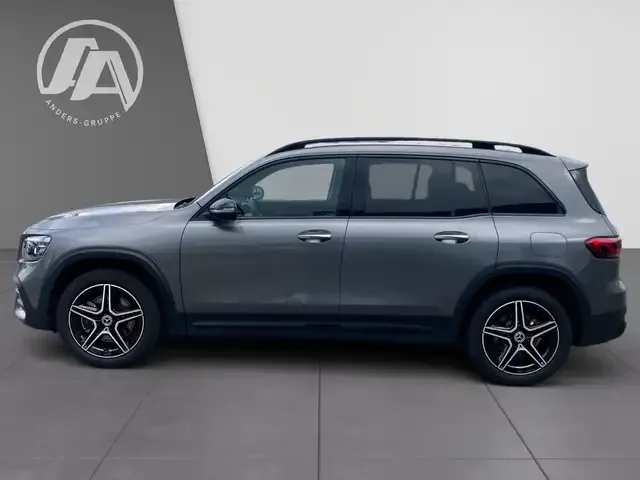 Mercedes-Benz GLB 220