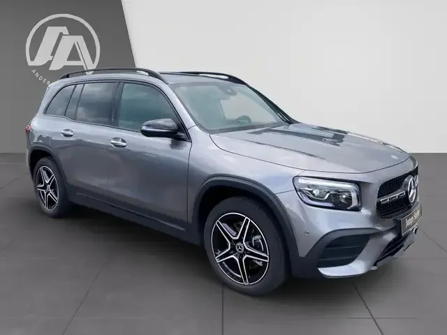 Mercedes-Benz GLB 220