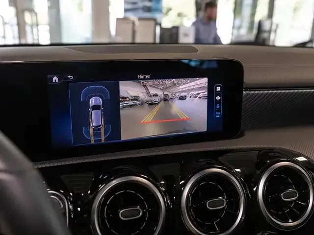 Mercedes-Benz CLA 180