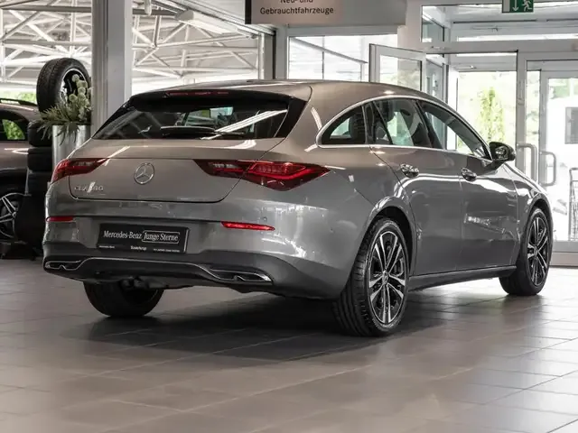 Mercedes-Benz CLA 180
