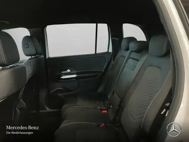 Mercedes-Benz GLB 180