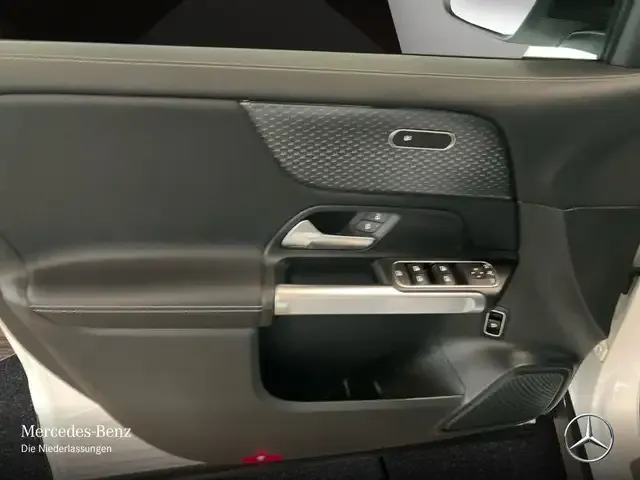 Mercedes-Benz GLB 180