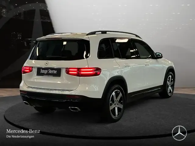 Mercedes-Benz GLB 180