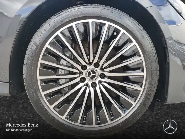 Mercedes-Benz E 400