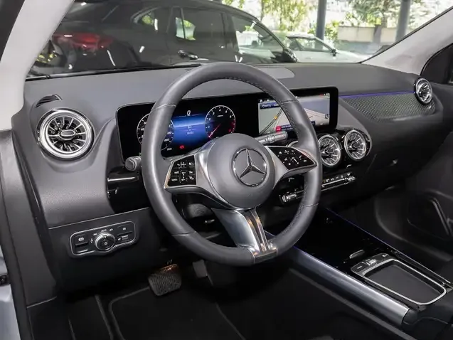 Mercedes-Benz GLA 180