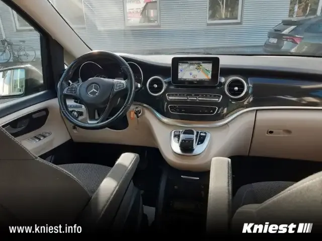 Mercedes-Benz V 250