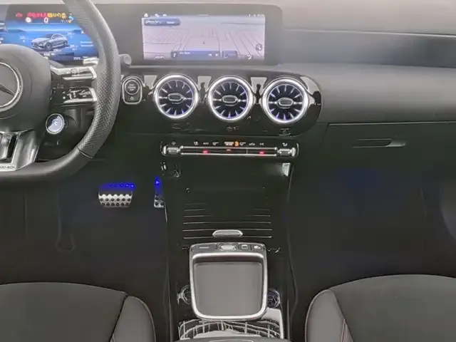 Mercedes-Benz A 35 AMG