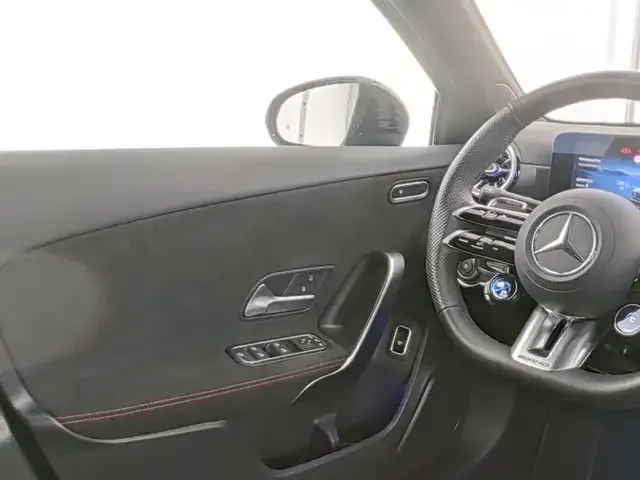 Mercedes-Benz A 35 AMG