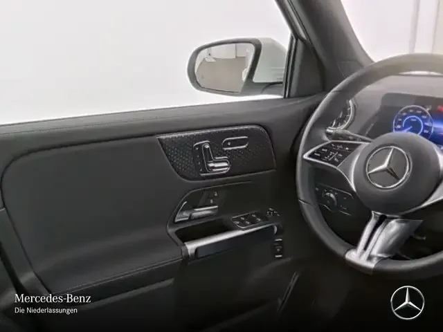 Mercedes-Benz EQB 300