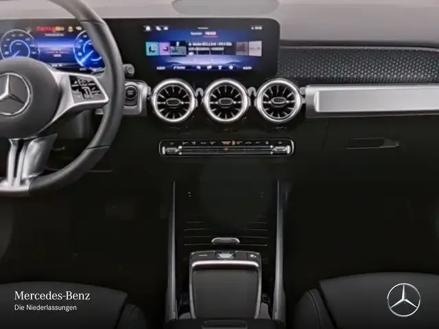 Mercedes-Benz EQB 300