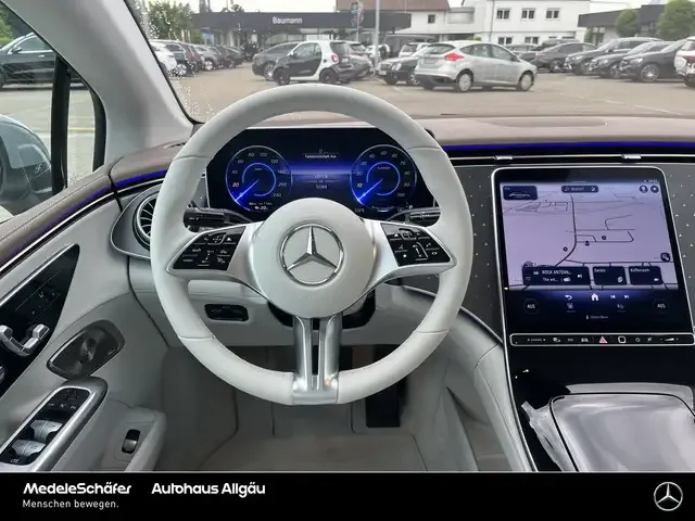 Mercedes-Benz EQE 300