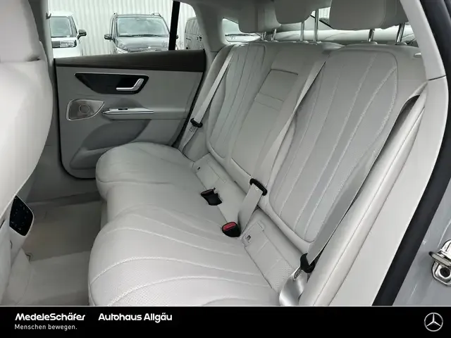 Mercedes-Benz EQE 300