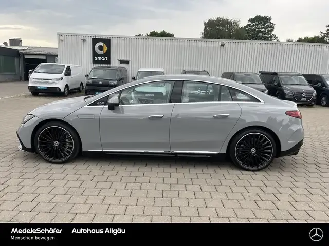 Mercedes-Benz EQE 300
