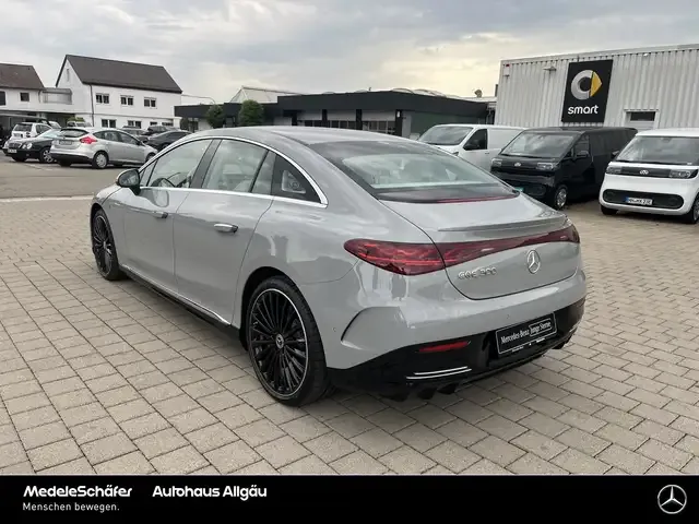 Mercedes-Benz EQE 300