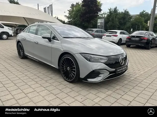 Mercedes-Benz EQE 300