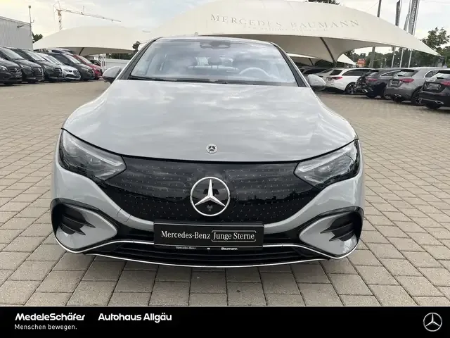 Mercedes-Benz EQE 300