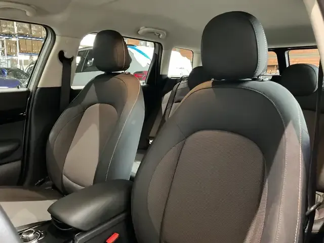 MINI Cooper Clubman