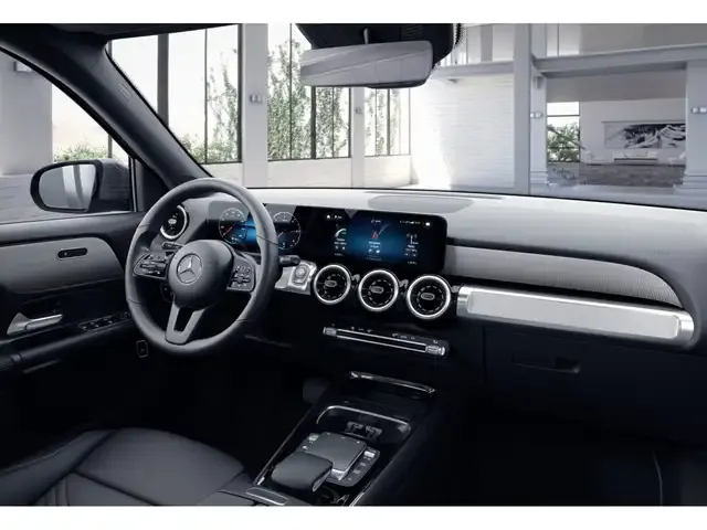 Mercedes-Benz GLB 220