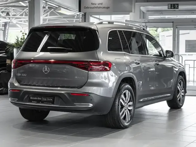 Mercedes-Benz EQB 300