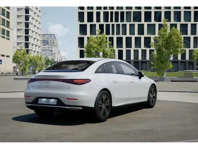 Mercedes-Benz EQE 300
