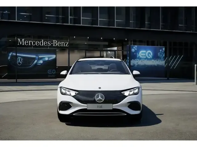 Mercedes-Benz EQE 300