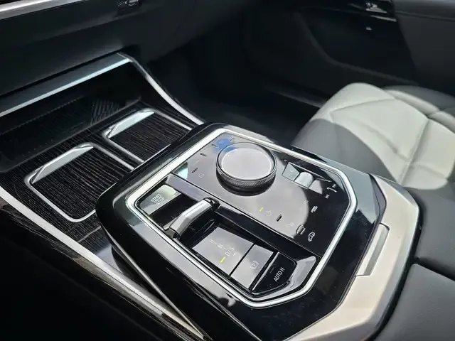 BMW 740