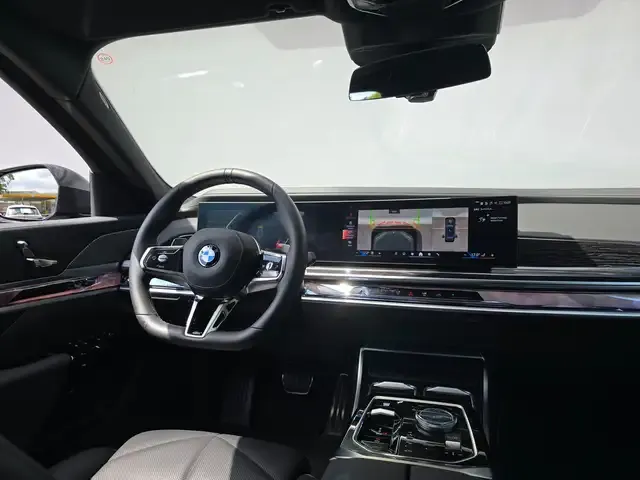 BMW 740