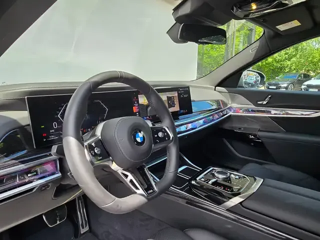 BMW 740