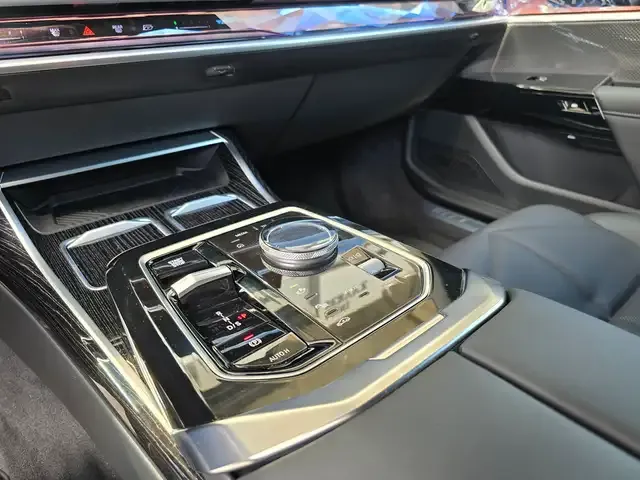 BMW 740