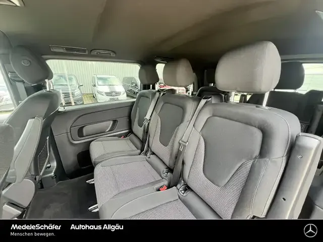 Mercedes-Benz V 220