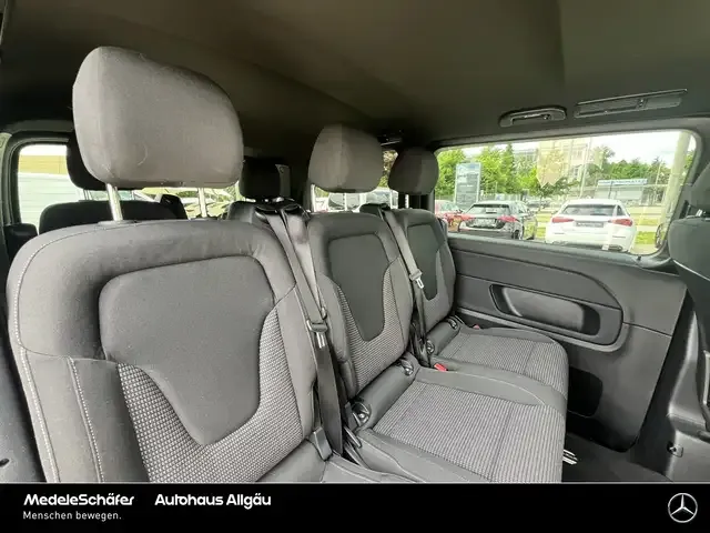Mercedes-Benz V 220