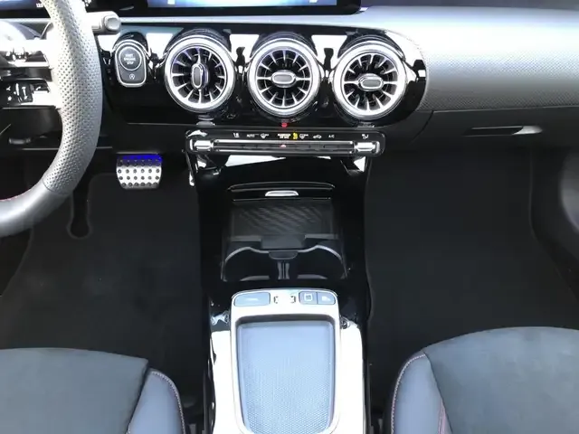 Mercedes-Benz A 220