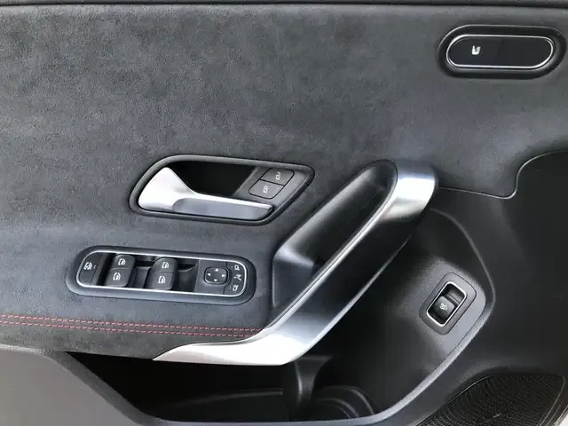 Mercedes-Benz A 220