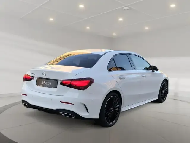 Mercedes-Benz A 220