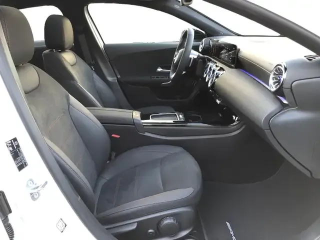 Mercedes-Benz A 220