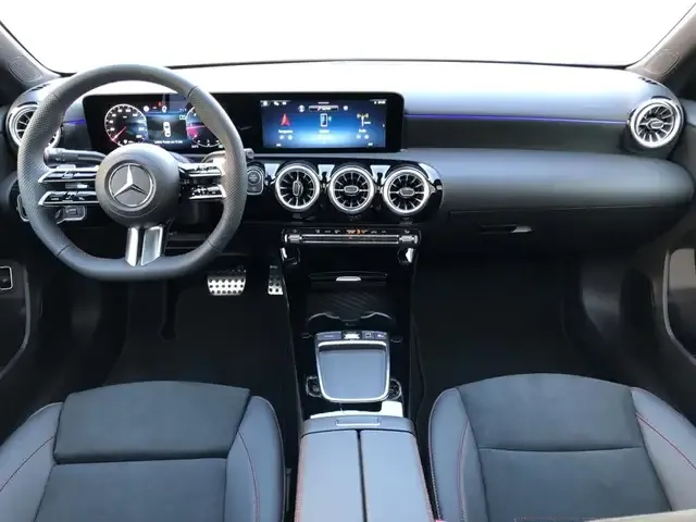 Mercedes-Benz A 220