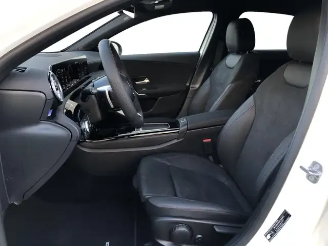 Mercedes-Benz A 220