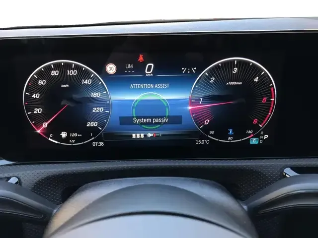 Mercedes-Benz A 220