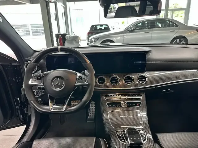 Mercedes-Benz E 63 AMG