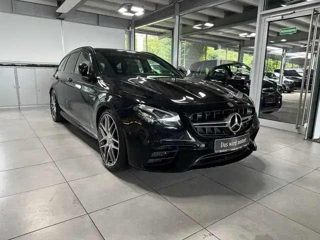 Mercedes-Benz E 63 AMG