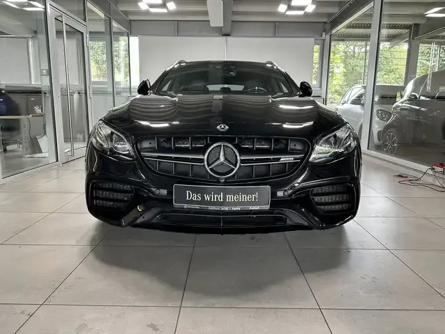 Mercedes-Benz E 63 AMG