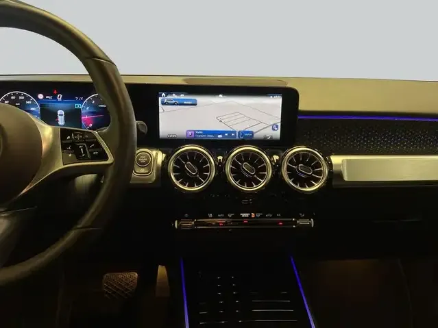 Mercedes-Benz GLB 200