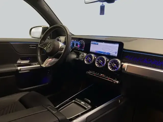 Mercedes-Benz GLB 200