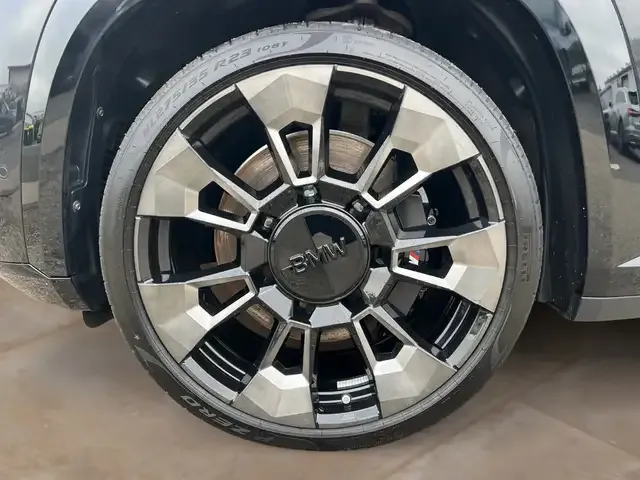 BMW XM