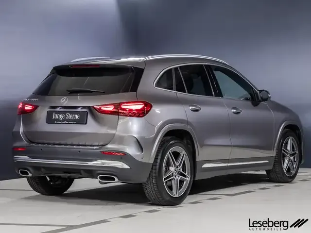 Mercedes-Benz GLA 200