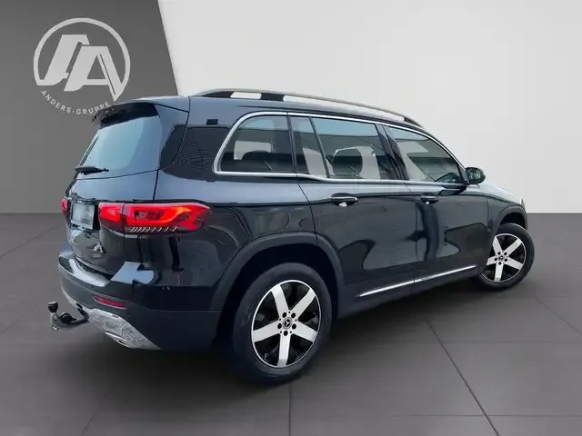 Mercedes-Benz GLB 220