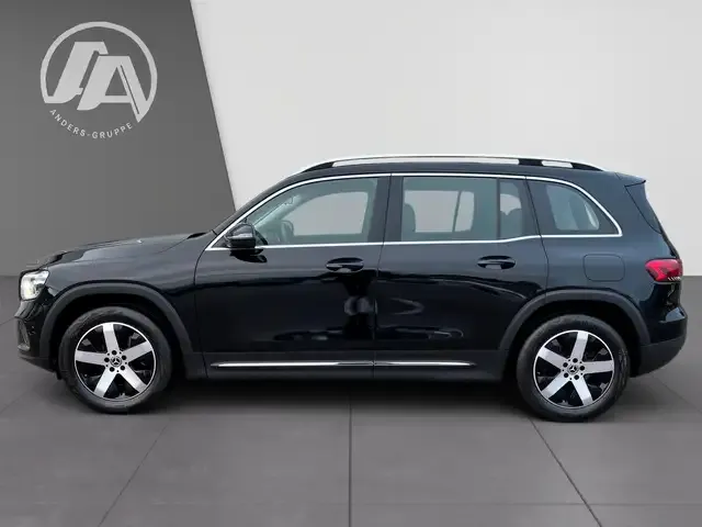 Mercedes-Benz GLB 220